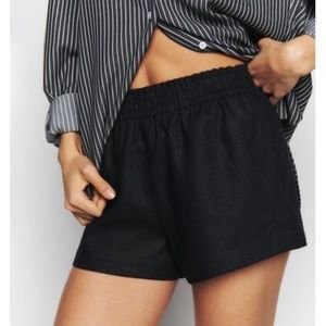 Reformation Bleecker Short in Black